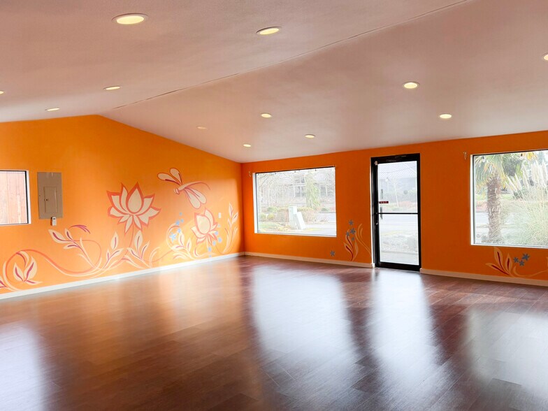 More Photos Of 4450 Pacific Ave SE, Lacey Freestanding For Lease