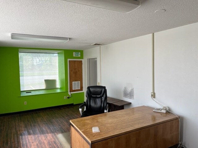 More Photos Of 1020 W Laskey Rd, Toledo Service For Lease