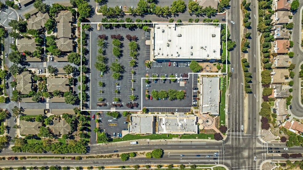 More Photos Of 1900 Del Paso Rd, Sacramento Health Club For Lease