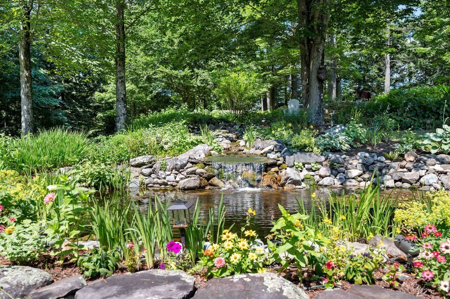 More Photos Of 89 Houston Farm Rd, Stowe Hotel For Sale