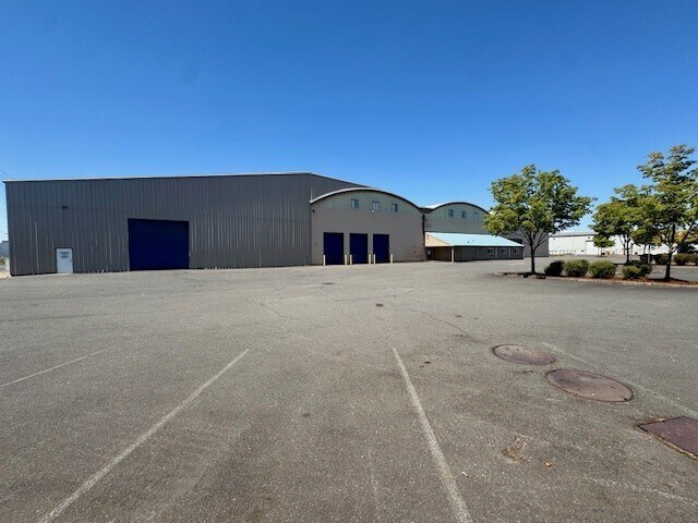 More Photos Of 10 N Seneca Rd, Eugene Manufacturing For Lease