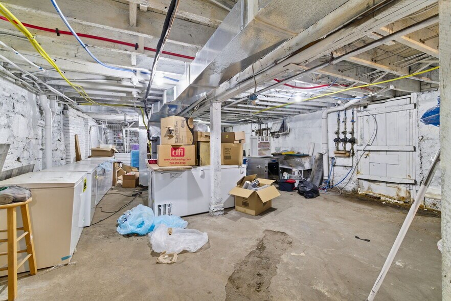 More Photos Of 1219 Merchant St, Ambridge Flex For Sale