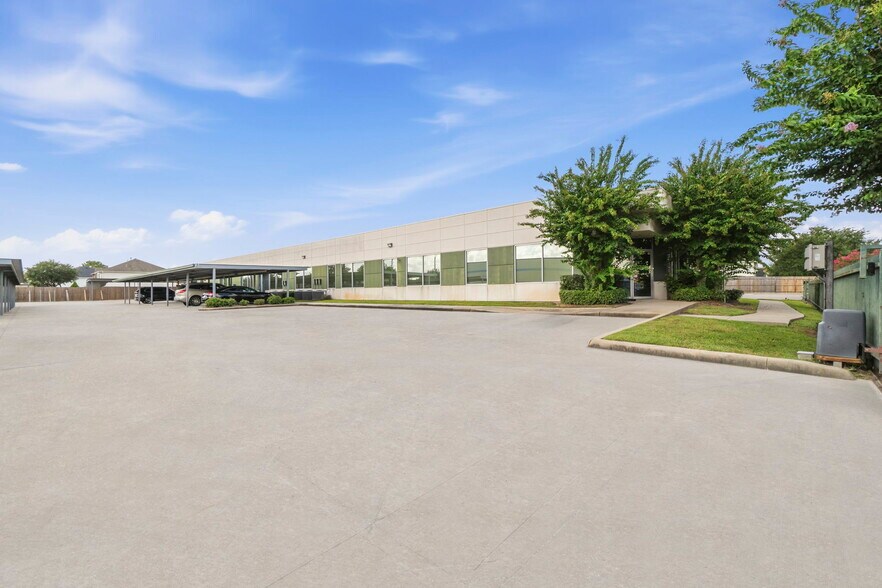 More Photos Of 1030 Regional Park Dr, Houston Office For Sale