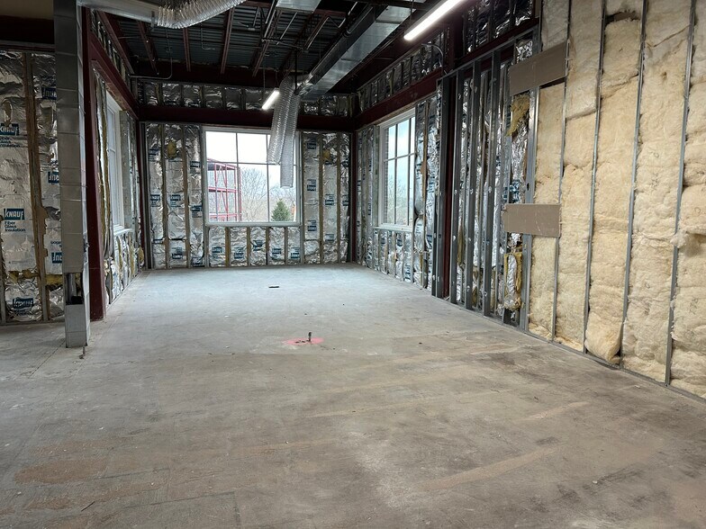 More Photos Of 85 E 8th St, Holland Medical For Sale