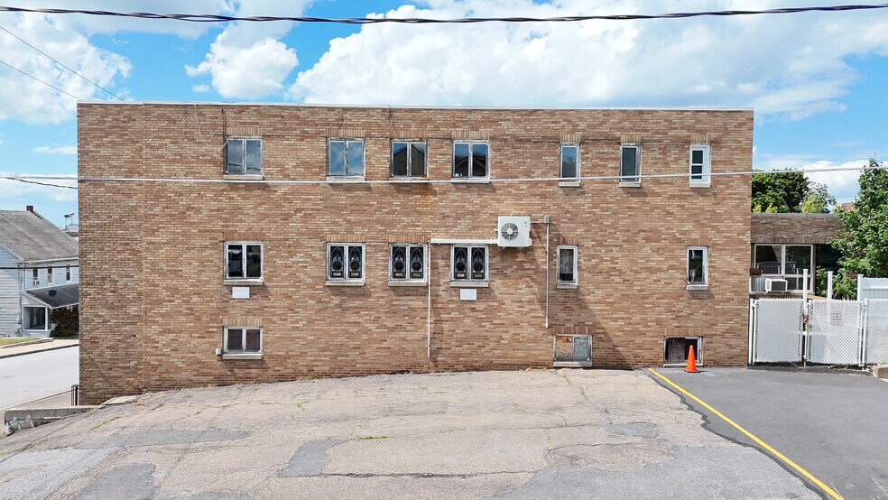 More Photos Of 741-755 N Vine St, Hazleton Office For Sale