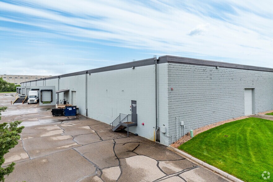 More Photos Of 5240-5300 Valley Industrial Blvd S, Shakopee Warehouse For Lease
