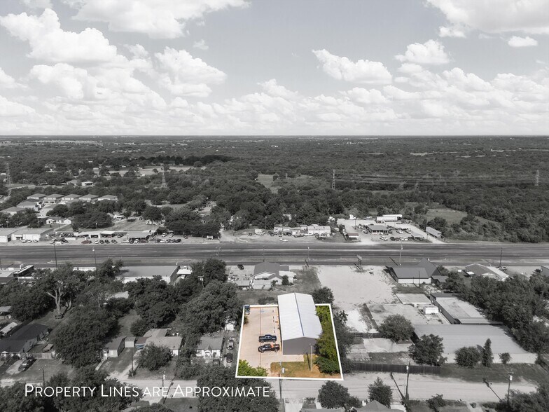 More Photos Of 210-212 Stanfield Dr, Waco Light Manufacturing For Sale