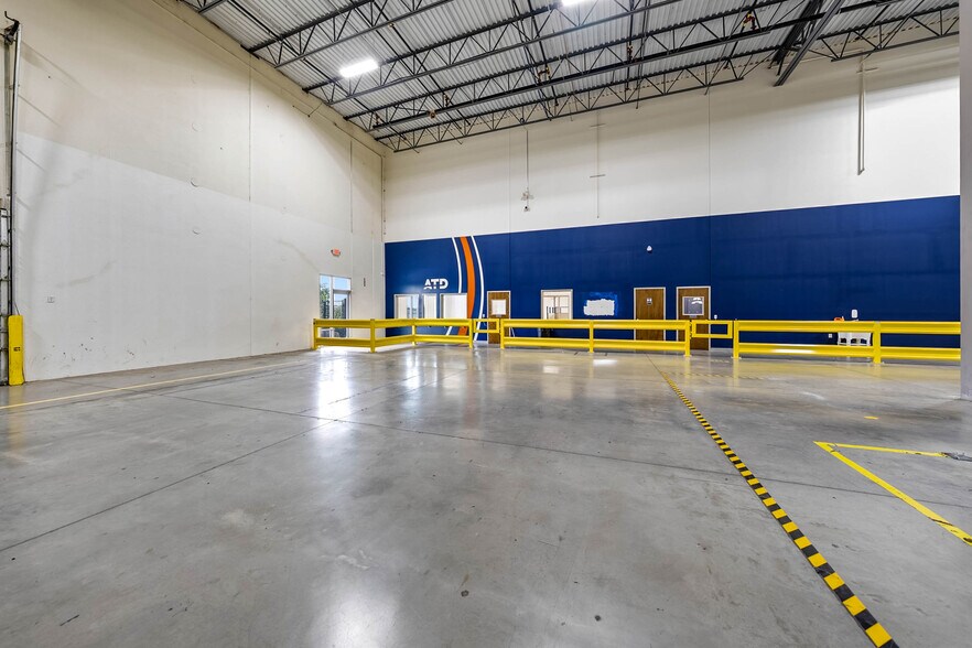More Photos Of 4689 Industry Dr, Medford Distribution For Lease