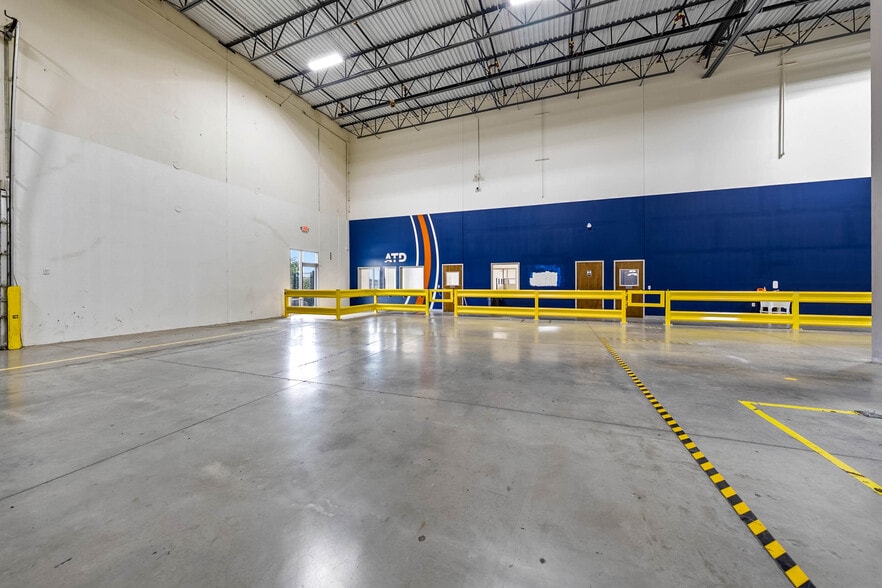 More Photos Of 4689 Industry Dr, Medford Distribution For Lease