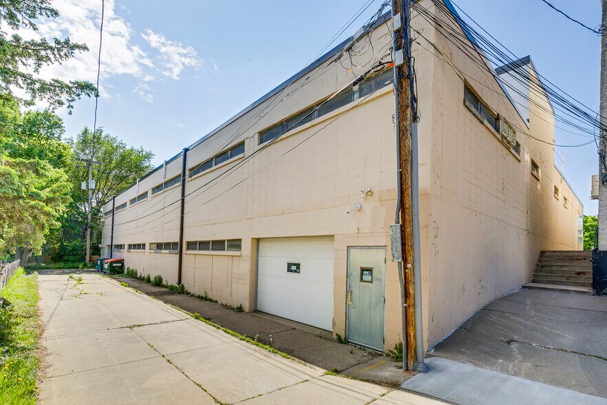 More Photos Of 678 7th St W, Saint Paul Warehouse For Lease