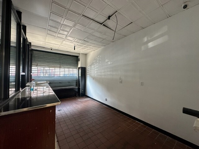 More Photos Of 10657 160th St, Jamaica Storefront For Lease