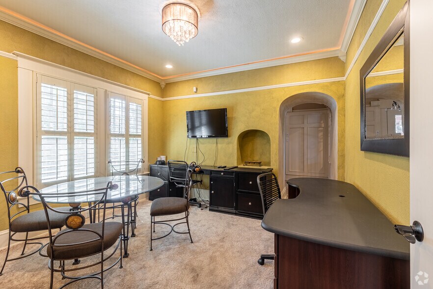 More Photos Of 16408 SE Mill Plain Blvd, Vancouver Office For Sale