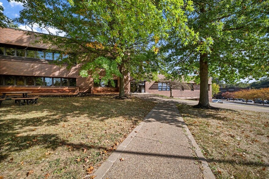 More Photos Of 115 Technology Dr, Pittsburgh Medical For Lease