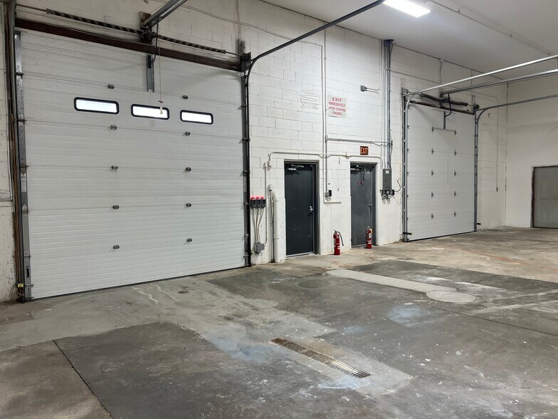 Primary Photo Of 57 Mid Tech Dr, West Yarmouth Warehouse For Lease