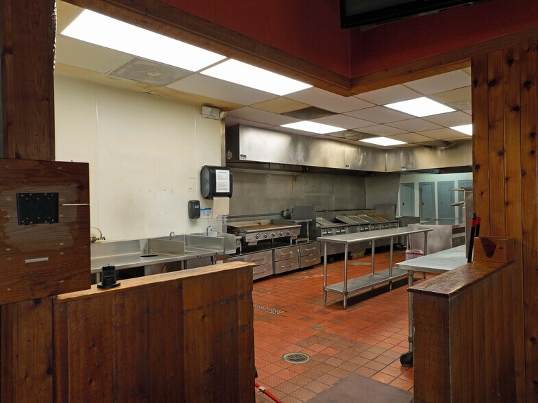 More Photos Of 5195 Fernandina Rd, Harbison Restaurant For Sale