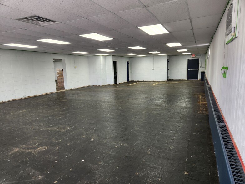 More Photos Of 3131 E Washington Ave, Madison Freestanding For Lease