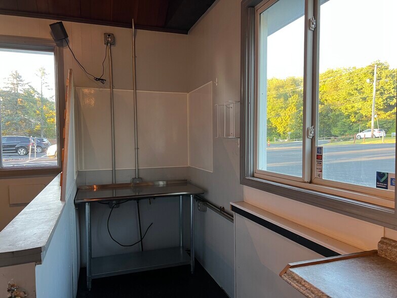 More Photos Of 35-A Solomon Pond Rd, Northborough Restaurant For Lease