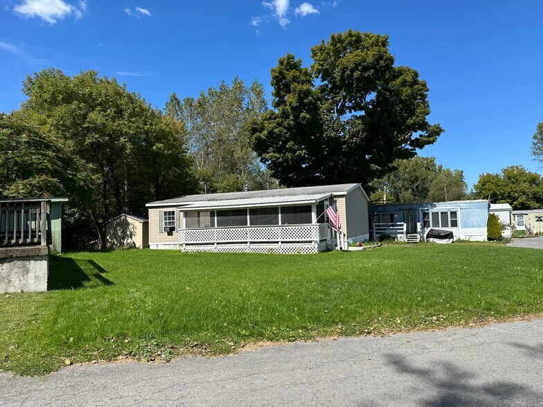 Primary Photo Of 1367 State Route 5, Elbridge Manufactured Housing Mobile Home Park For Sale