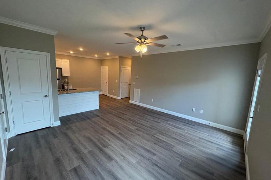 More Photos Of 5294-5312 Bakers Spring St, Bowling Green Apartments For Sale