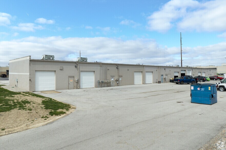 More Photos Of 7796 Ponderosa Rd, Perrysburg Light Manufacturing For Lease