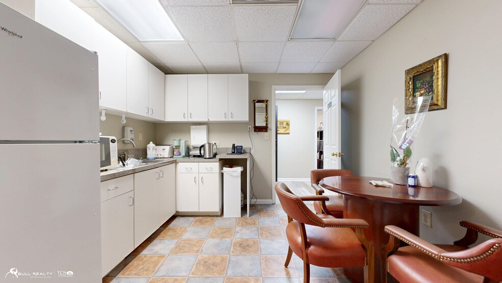 More Photos Of 1686 Roswell Rd, Marietta Office Residential For Sale