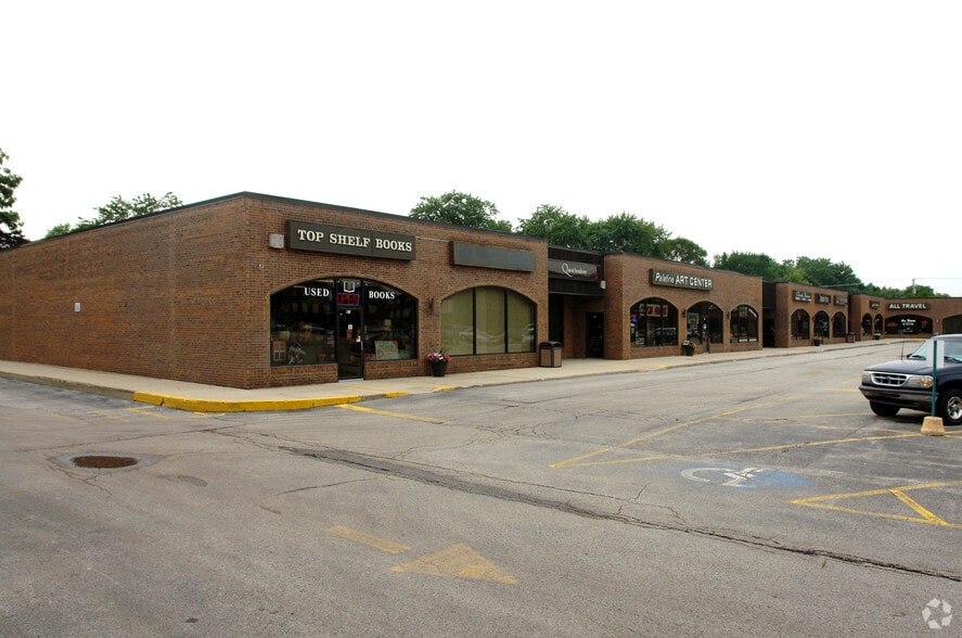 More Photos Of 11-47 E Northwest Hwy, Palatine Unknown For Lease
