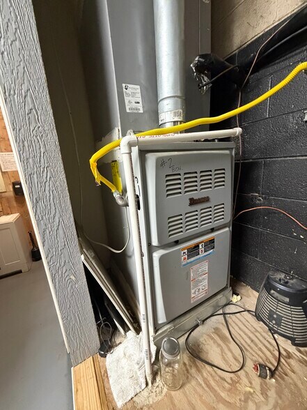 More Photos Of 1515 S Mobberly Ave, Longview Service Station For Sale