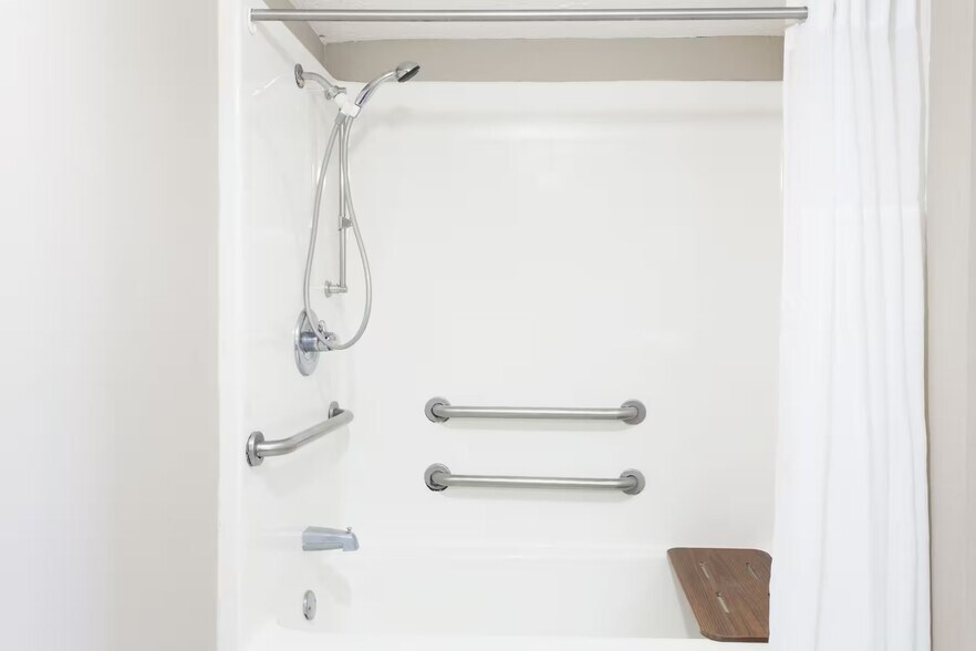 More Photos Of 2226 Highway 71, Marianna Hotel For Sale