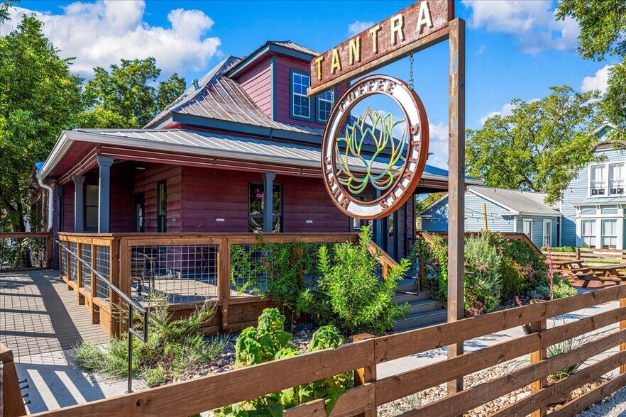 More Photos Of 217 W Hopkins St, San Marcos Restaurant For Sale