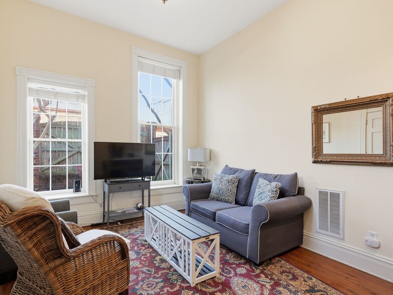 More Photos Of 8-10 E Main St, Richmond Apartments For Sale