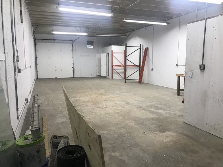 More Photos Of 267-269 NE 32nd Ct, Oakland Park Warehouse For Lease