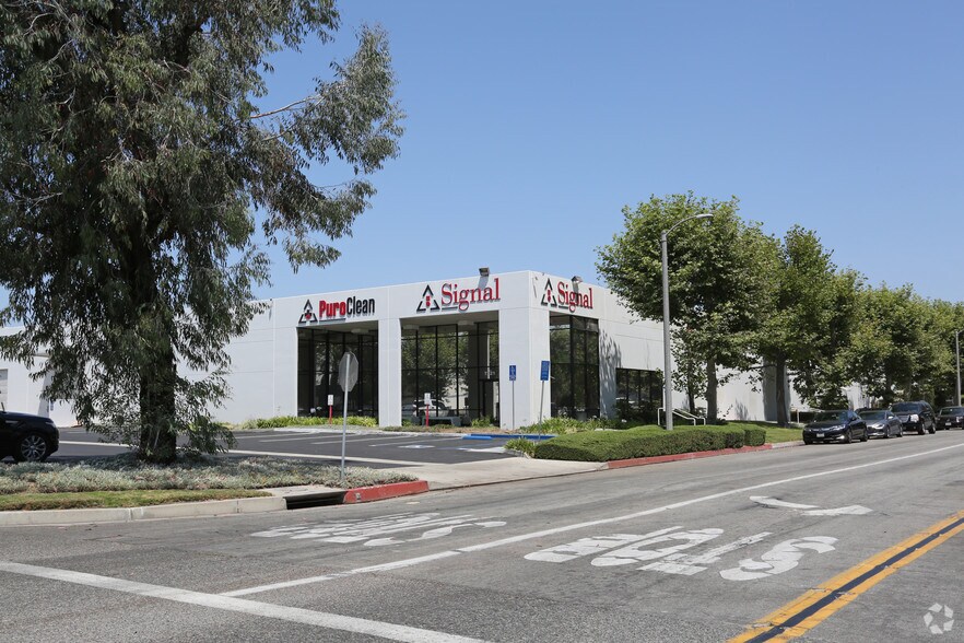 More Photos Of 7221 Orangewood Ave, Garden Grove Manufacturing For Lease