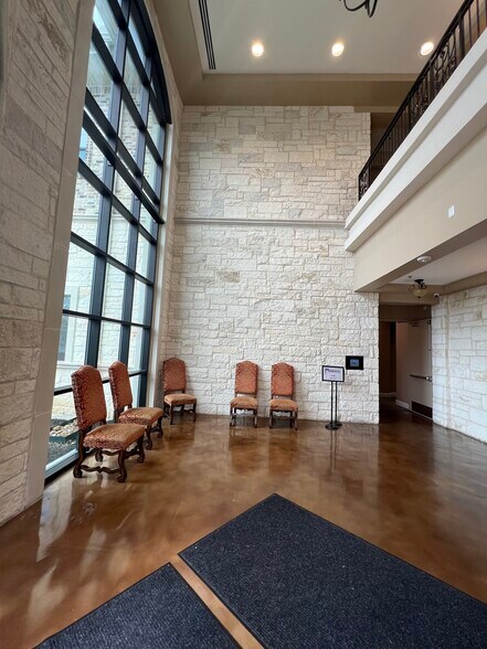 More Photos Of 1314 E Sonterra Blvd, San Antonio Medical For Sale