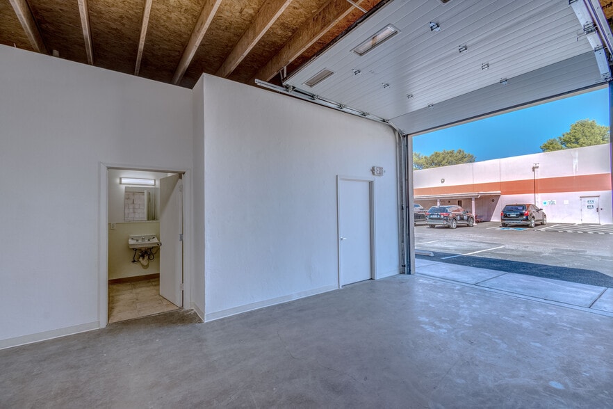 More Photos Of 1216 E Pennsylvania St, Tucson Warehouse For Lease