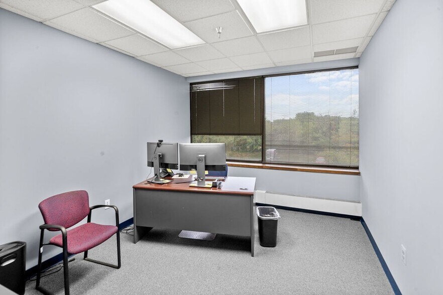 More Photos Of 4640 Forbes Blvd, Lanham Office For Lease