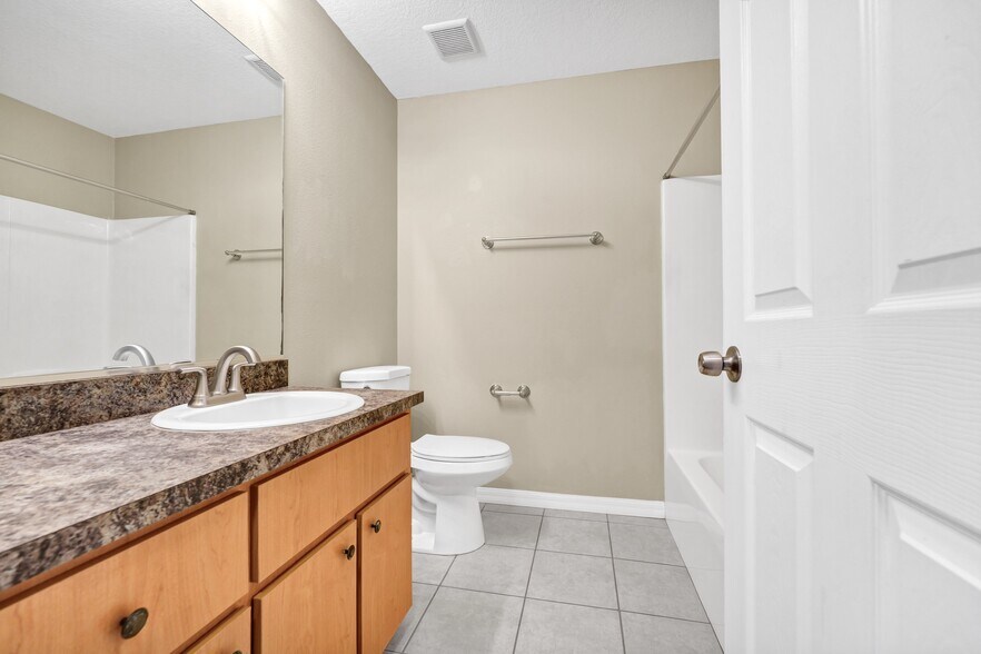 More Photos Of 1007 W 57th Ave W, Bradenton Apartments For Sale