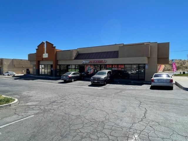 More Photos Of 13728 Hesperia Rd, Victorville Unknown For Lease