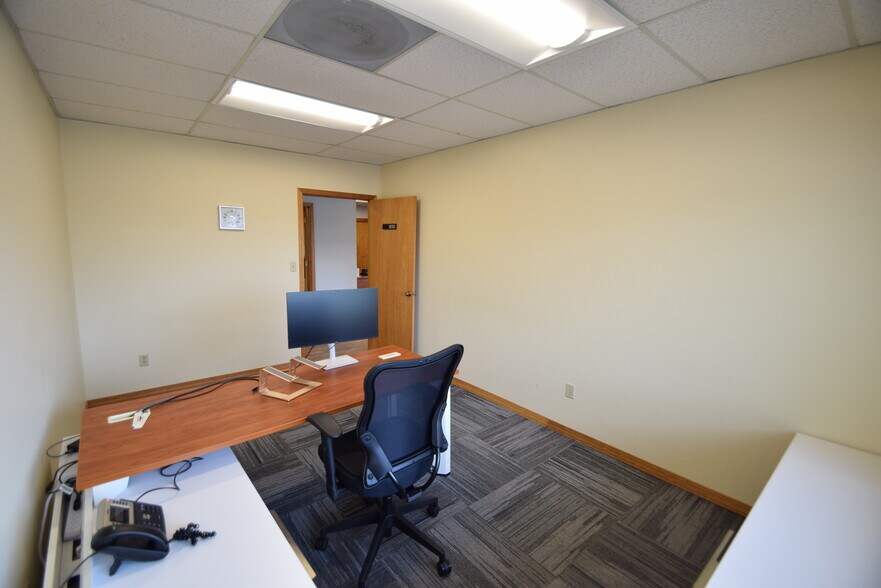 More Photos Of 888 NW Hill St, Bend Office For Lease