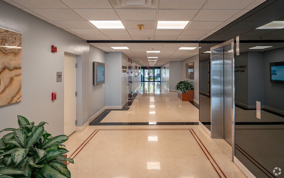 More Photos Of 1926 10th Ave N, Lake Worth Office For Lease