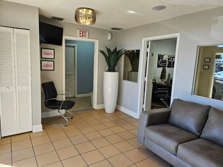 More Photos Of 4010 E 8th Ave, Hialeah General Retail For Sale