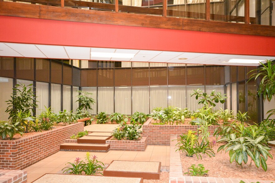 More Photos Of 650 S Shackleford Rd, Little Rock Office For Lease