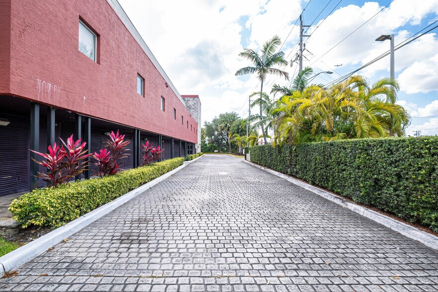 More Photos Of 901 S Royal Poinciana Blvd, Miami Springs Hotel For Sale
