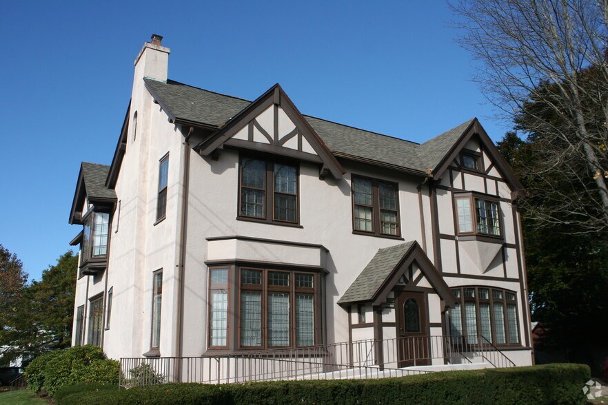 More Photos Of 1648-1656 Whitney Ave, Hamden Storefront For Sale