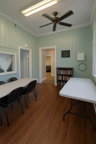 More Photos Of 11-23 Bannard St, Freehold Warehouse For Lease