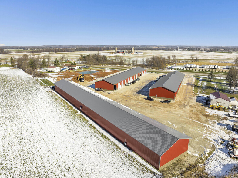 More Photos Of 5254 County Road R, Denmark Service For Lease