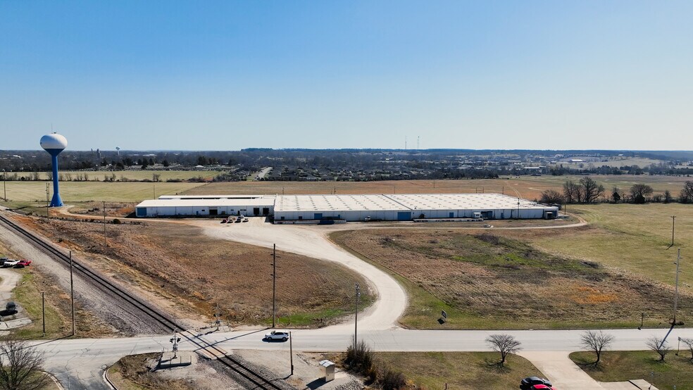 Primary Photo Of 630 George St, Marshfield Warehouse For Sale