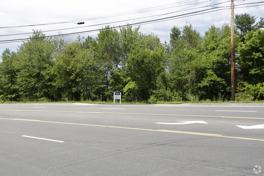 More Photos Of 132 Rockingham Rd, Londonderry Land For Lease