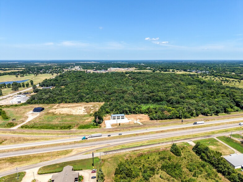 More Photos Of 410 Interstate 30 Frontage Rd., Mount Vernon General Retail For Lease