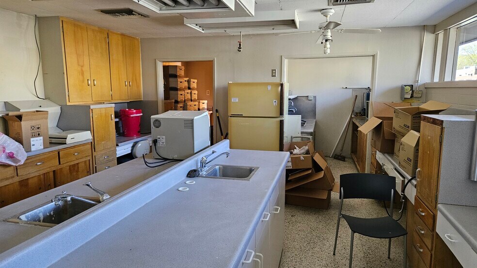 More Photos Of 1212-1214 12th St, Modesto Medical For Sale