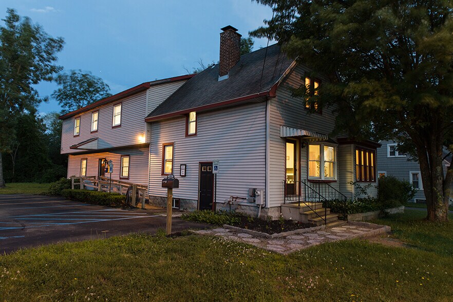 More Photos Of 322 Ballston Ave, Schenectady Office For Sale